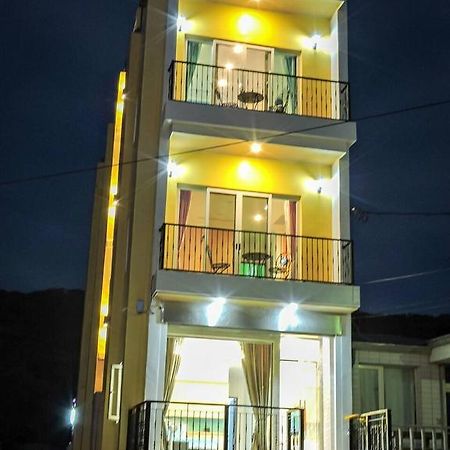 Tiffany Homestay Cape Eluanbi Exteriör bild