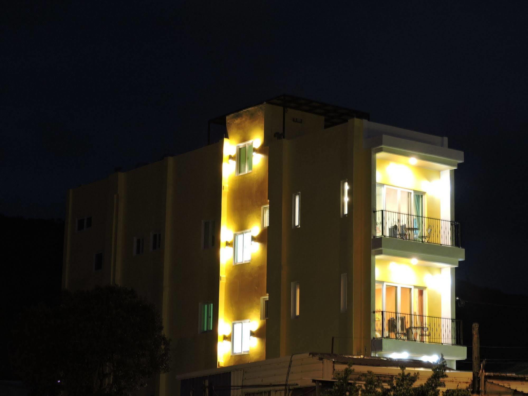 Tiffany Homestay Cape Eluanbi Exteriör bild